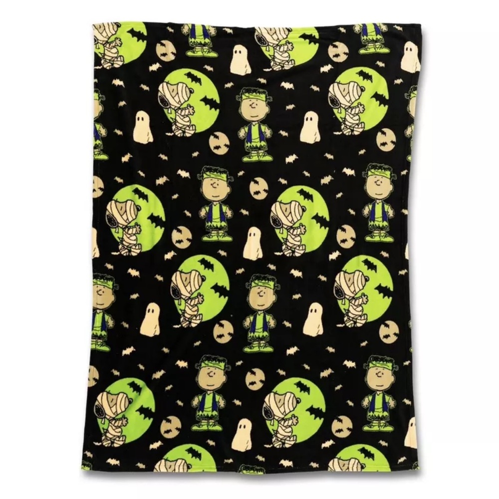 Peanuts Super Plush Throw Blanket Halloween 46inx60in NEW